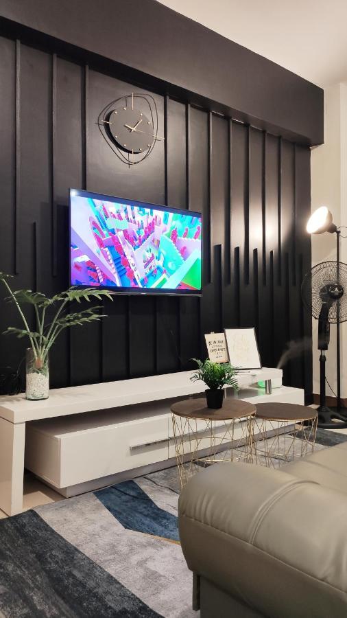 Resort Living Condominium Unit In Metro Manila Esterno foto