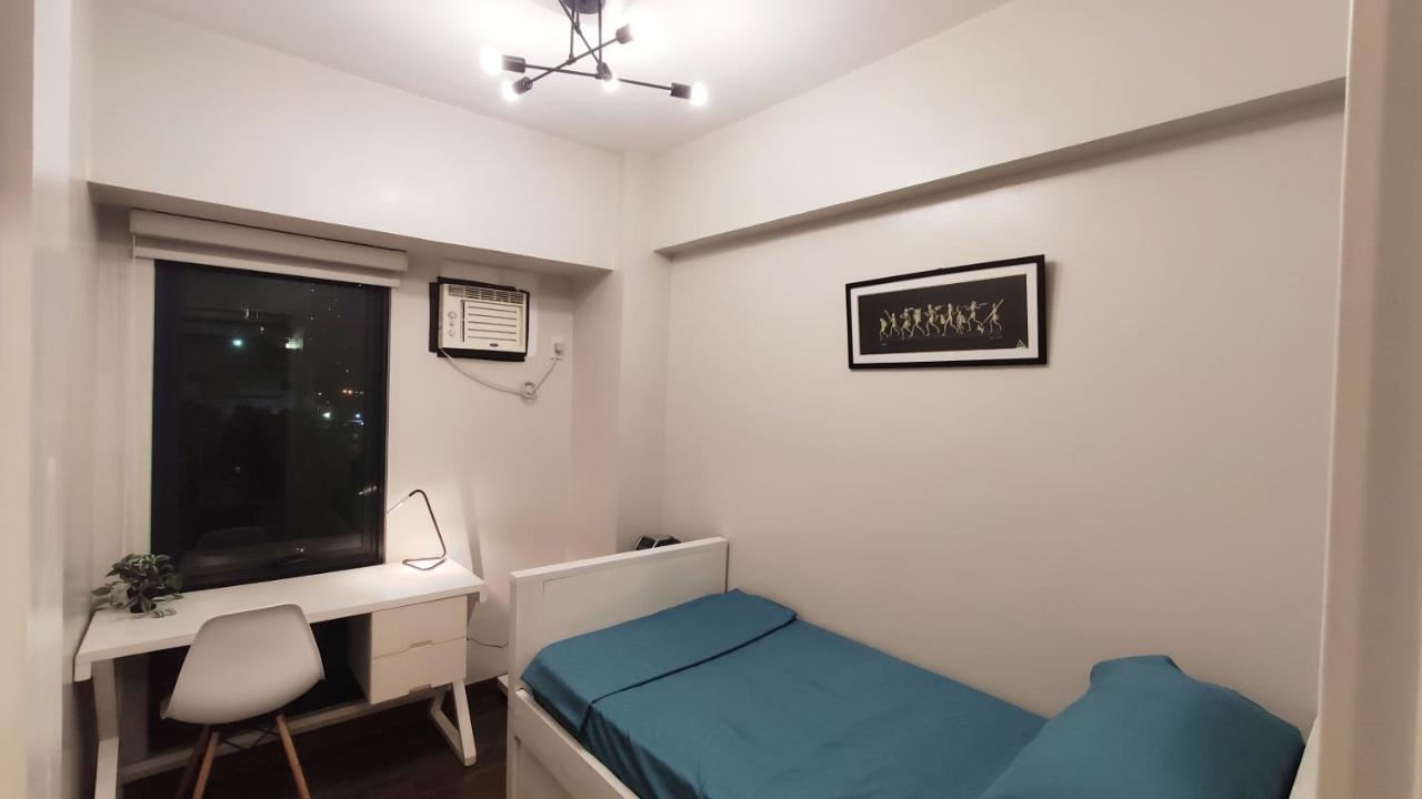 Resort Living Condominium Unit In Metro Manila Esterno foto