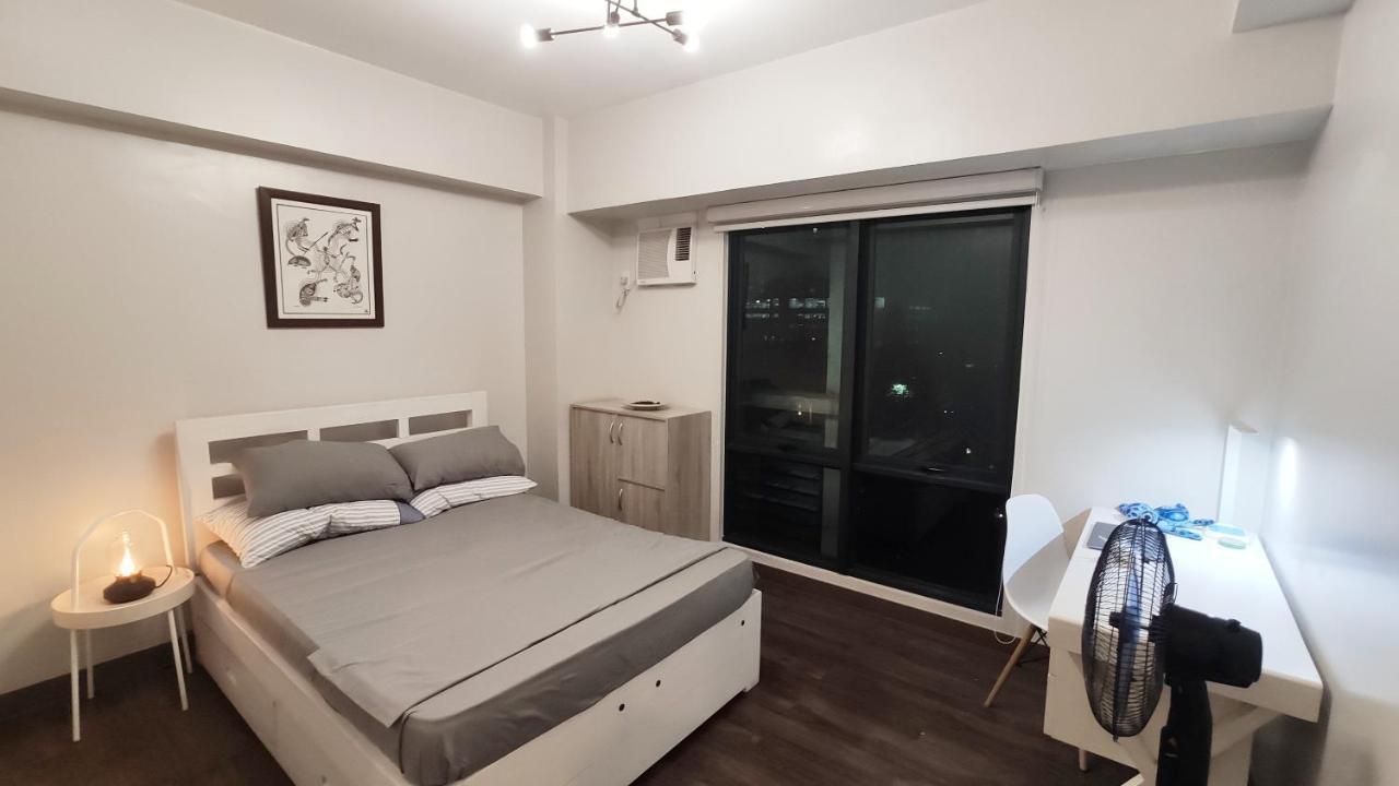 Resort Living Condominium Unit In Metro Manila Esterno foto