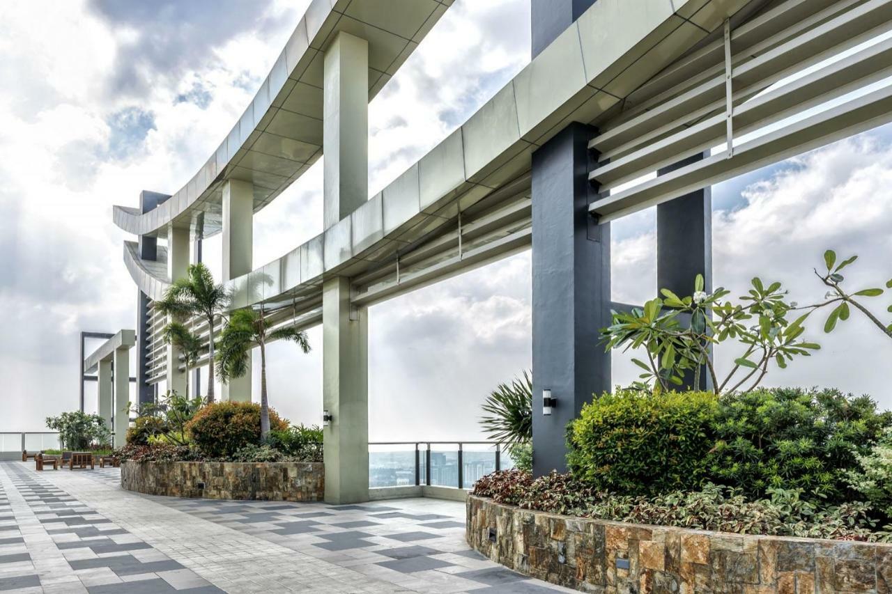 Resort Living Condominium Unit In Metro Manila Esterno foto
